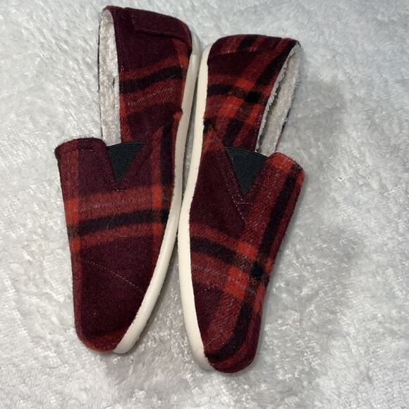 TOMS Flat Slip On Belmont Wool Blend Red Plaid Upper Faux Shearling Lined 9 - Picture 3 of 10